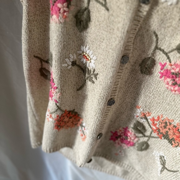 NWT flower embroidered northern reflections cardigan - Picture 8 of 13